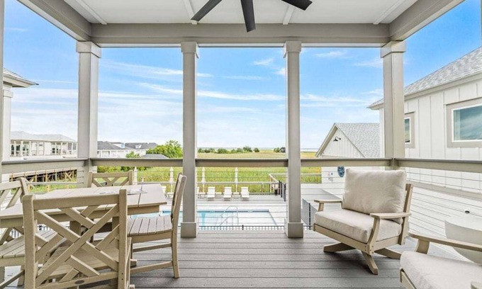 Georgetown House | Dock and Dwell at the Winyah Bay Club, Pool, Outdoor Lounge/Grill and Boat Slip included!