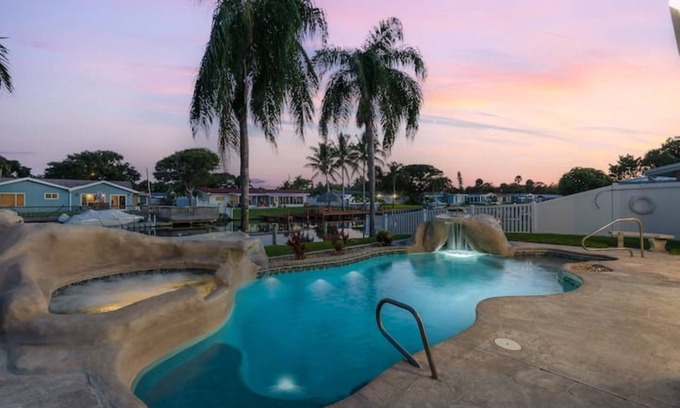 Cocoa Beach House | Dock, Kayaks, Pool, JACUZZI, ping pong, billiards, all beach gear, and more!