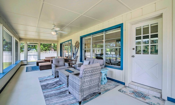 Homosassa Cottage | Dock + Lanai: Riverview Homosassa Escape!
