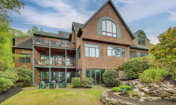 Alton Bay House | Dock & Theater Room: Lakefront Alton Bay Retreat!