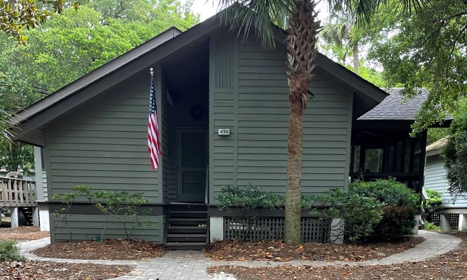 West Beach Cottage | Dog friendly,3 bedrooms/2baths Oceanwoods Cottage, 100 yards to the beach