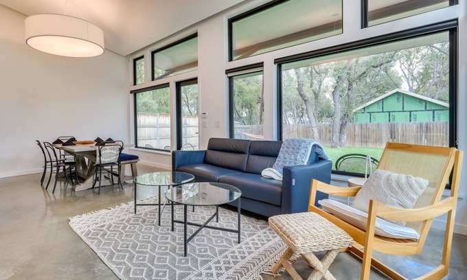 Barton Hills Apartment | Dog-Friendly Austin Guest House: 3 Mi to Downtown
