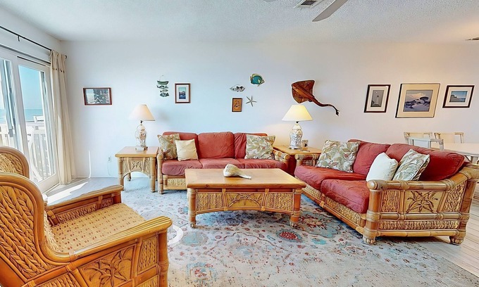 East End House | Dog-friendly beachfront townhouse with comunity pool, washer/dryer, central AC