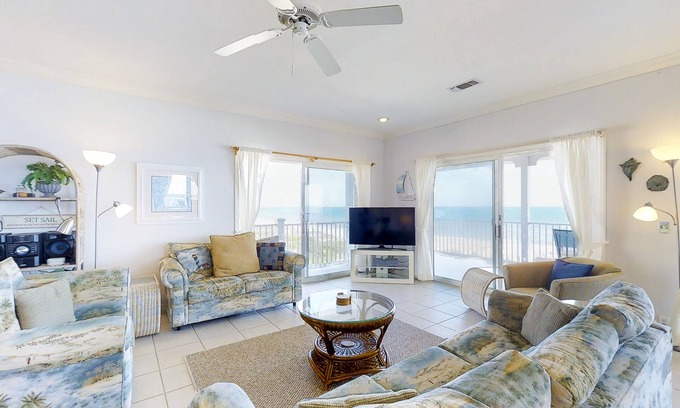 Treasure Beach Village House | Dog-friendly beachfront gem - community pool, tennis, washer/dryer, central AC