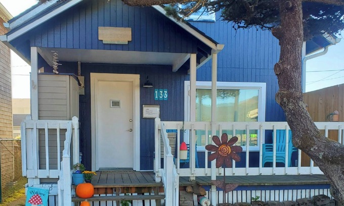Rockaway Beach House | Dog Friendly Beach Cottage 1/2 block to BEACH! 3 Bedrooms, Firepit & Fenced yard