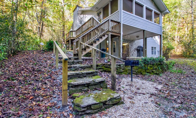 Clarkesville Cabin | Dog-friendly creekfront cabin on 2.5 wooded acres with game room, screened porch