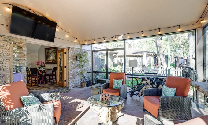 Cypress House | Dog-Friendly Cypress Vacation Rental w/Lanai!