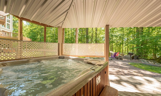 McHenry House | Dog Friendly Deep Creek Estate w/Fire Pit & Dock