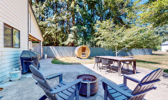 Union Hill-Novelty Hill House | Dog-friendly downstairs retreat with outdoor sauna, full kitchen, firepit, patio
