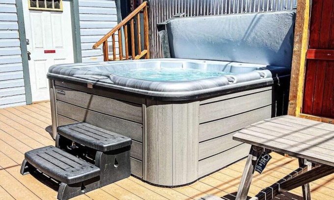 Leadville Cabin | Dog Friendly Private Cabin w Hot Tub Leadville-A