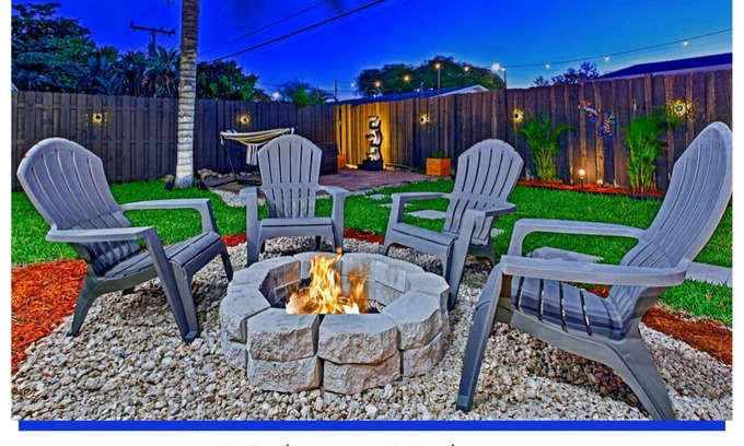 Pompano Beach House | Dogs Welcome: Near 3 Beaches + Pompano Beach PiernTiki Bar Fire Pit.