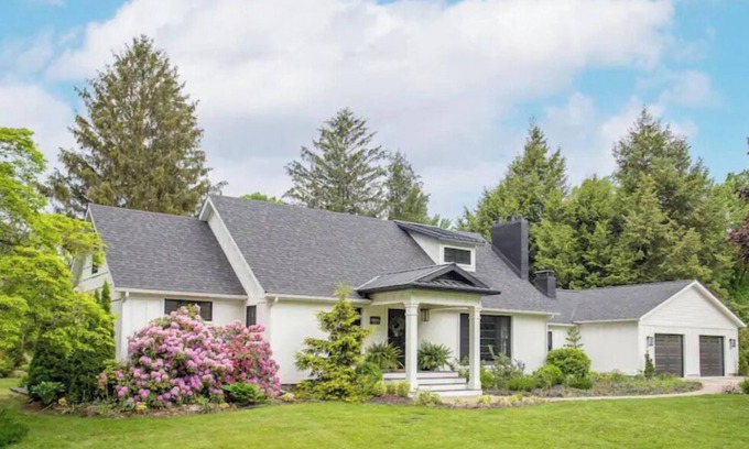 Saugatuck House | Dogwood Creek - Cozy in-town cottage with incredible deck and beautiful gardens