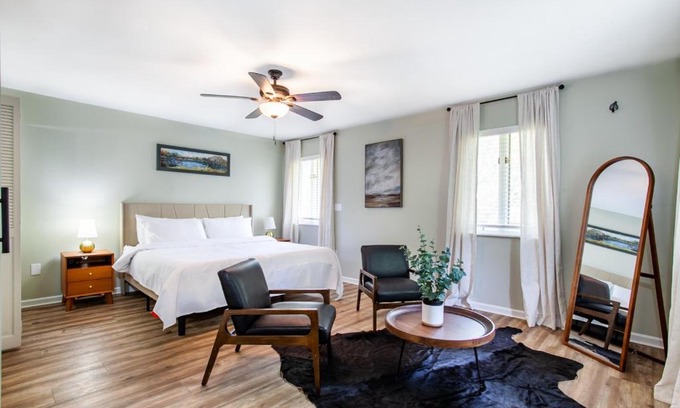 Kodak House | Dogwood Vista - Hot Tub, Firepit, & Volleyball!