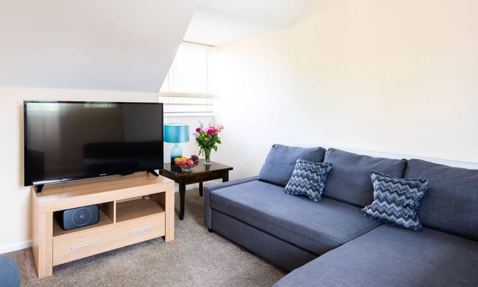 Thorpeness Cottage | Dolphin Apartment - sleeps 3 guests in 2 bedrooms