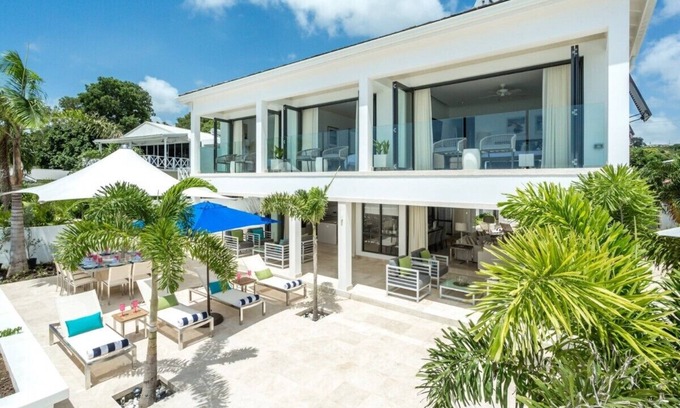 Fitts Village House | Dolphin Beach House (Reigate) by Fantasia Villas