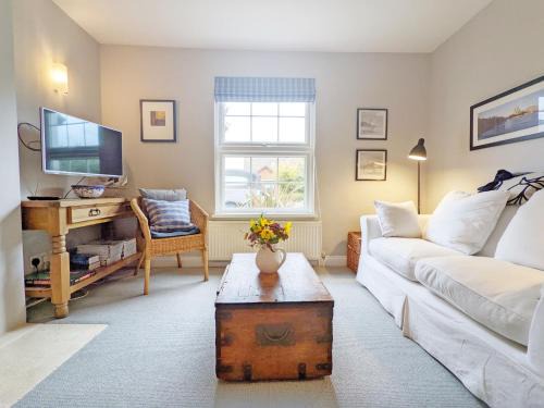 South Hayling House | Dolphin Cottage - Hayling Island