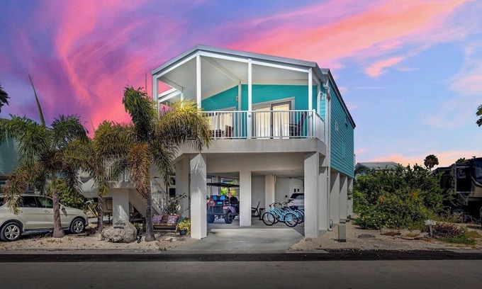 Cudjoe Key House | *DOLPHIN DAYDREAMS @ VENTURE OUT* New Home in Resort Community + LAST KEY SERV