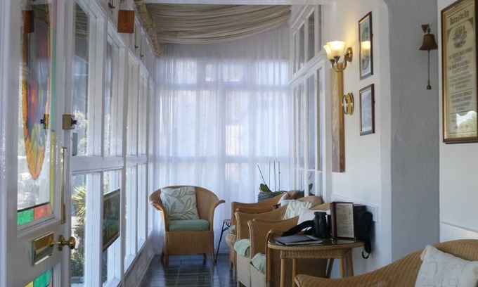 Looe House | Dolphin Guest House