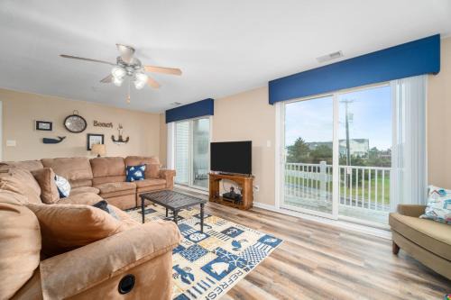 Sandbridge Apartment | Dolphin's Run 204 DSS