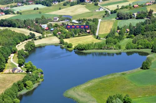 Lapalice House | Dom z widokiem na jezioro i domek nad jeziorem