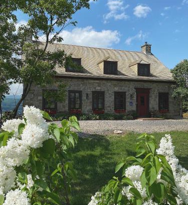 Saint-Pierre-de-l'lle-d'Orleans Bed & Breakfast | Domaine Steinbach Cidrerie B&B Distillerie