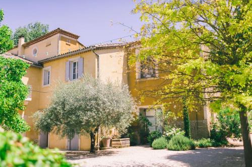 Chateauneuf-de-Gadagne House | Domaine de Blanche Fleur
