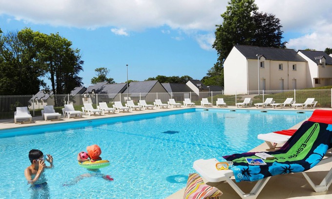 Audierne House | Domaine de la Baie-T2+cab-duplex, 6 pers by Interhome