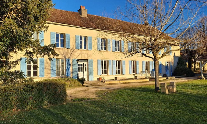 Ravieres House | Domaine des Tilleuls - Grand Jardin avec Piscine
