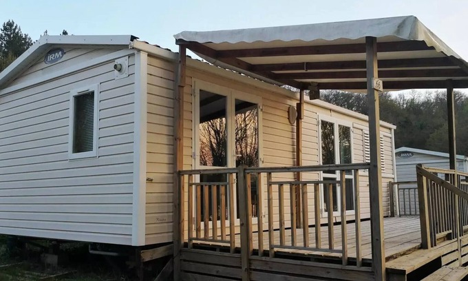 Prayssas House | Domaine du Lac de Neguenou * - Mobilhome LUXE - 2 bedrooms - lake view - 47m2 terrace including 6 people