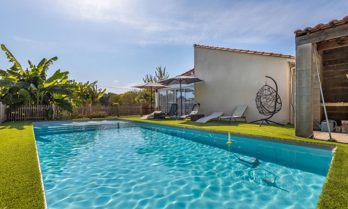 Ordonnac House | Domaine Julaya Holiday Home Between Castles and Beach