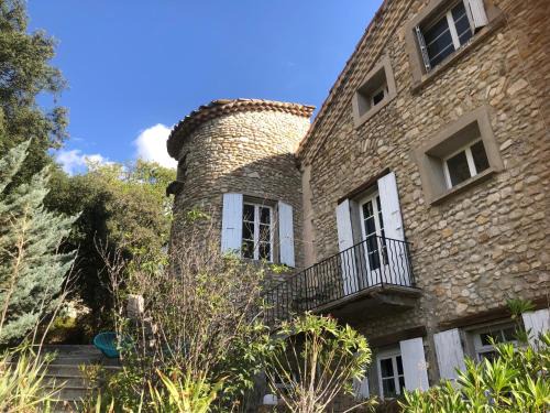 Nyons Bed & Breakfast | Domaine La Tour - SPA - Jacuzzi - Sauna - Massage - 4 SAISONS - Piscine Chauffée Toute l'année - Heated POOL - 800m City Centre Nyons