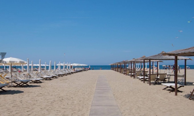 Viareggio Villa | Domus Lilia on Viareggio seafront