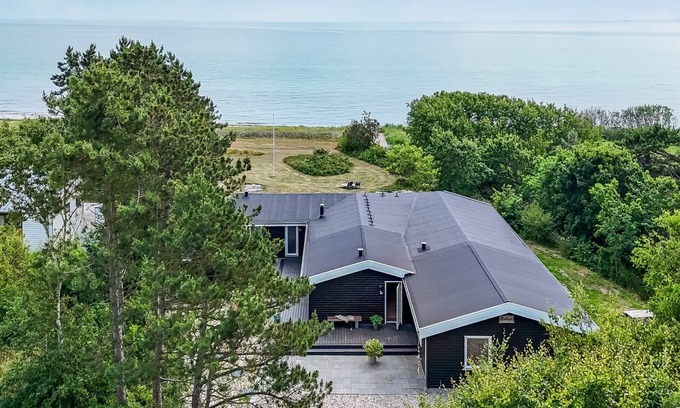 Øer Strand House | "Donka" - 25m from the sea by Interhome