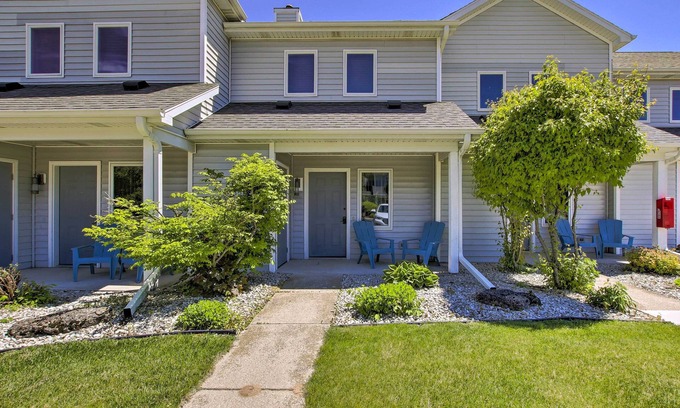 Fish Creek Condo | 'Door County Getaway' - Walk to State Park!