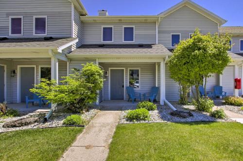Fish Creek Apartment | Door County Getaway - Walk to State Park!