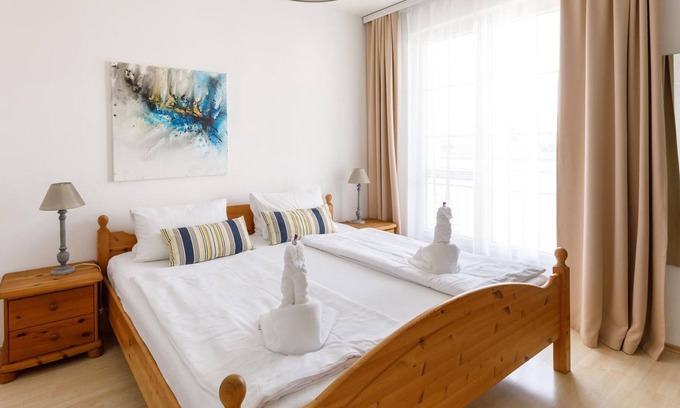 Morbisch am See Cottage | Doppelzimmer mit Balkon und Kleinem Bad - Pension Laubenhof