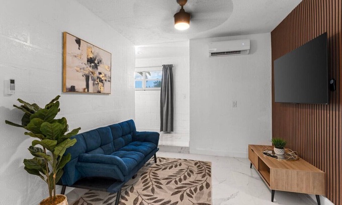 Bay Crest Park Apartment | Doral Beach Tampa #3