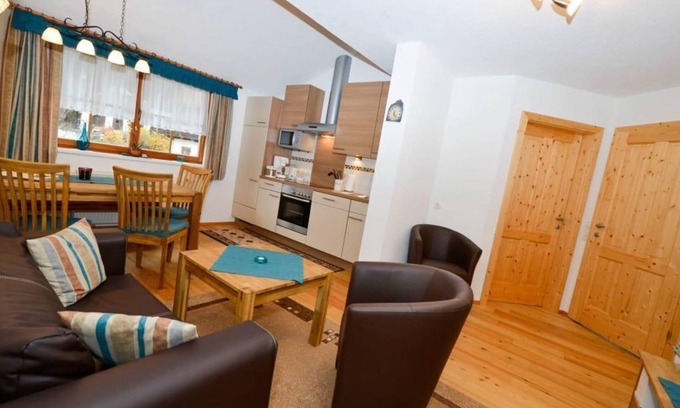 Zedlitzdorf Other | Dorfblick - Bauernhof "unterkrug"