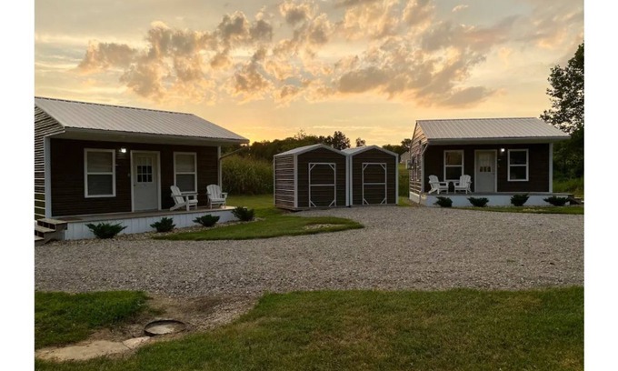 Carbon Hill House | Dorothy-Cozy tiny home 7 mile from Ohio University