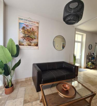 Les Epesses House | Dors Fée Duplex avec Toit-Terrasse et Salle de Jeux - Centre Bourg à 4 min du Puy duFou