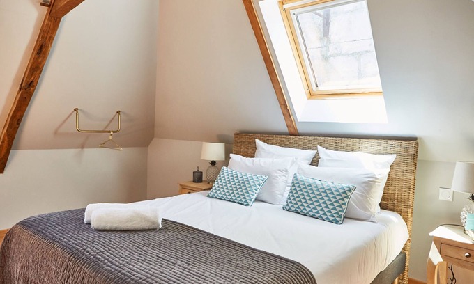 Sainte-Honorine-de-Ducy House | double room classic ensuite with bath chambre ducy