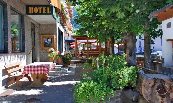 Muehlbach Am Hochkoenig Cottage | Double room "Alpenherz" for 2 to 3 persons - Hotel Alpenrose