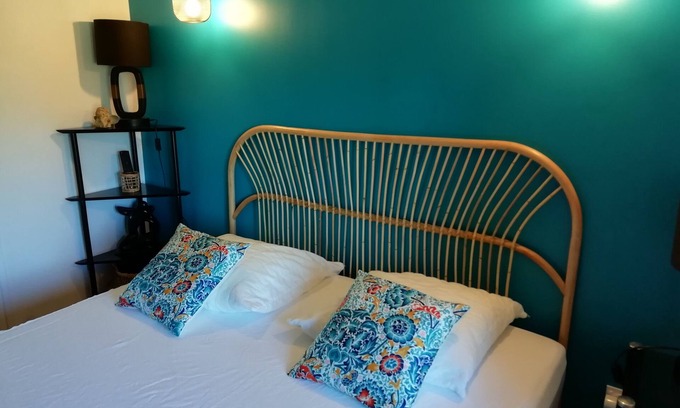 La Baume-de-Transit Bed & Breakfast | Double room-Chocolat-Standard-Private Bathroom-Countryside view