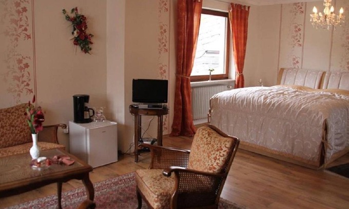 Leiwen Bed & Breakfast | Double room "Antique" - Guesthouse Jostock-Hermes