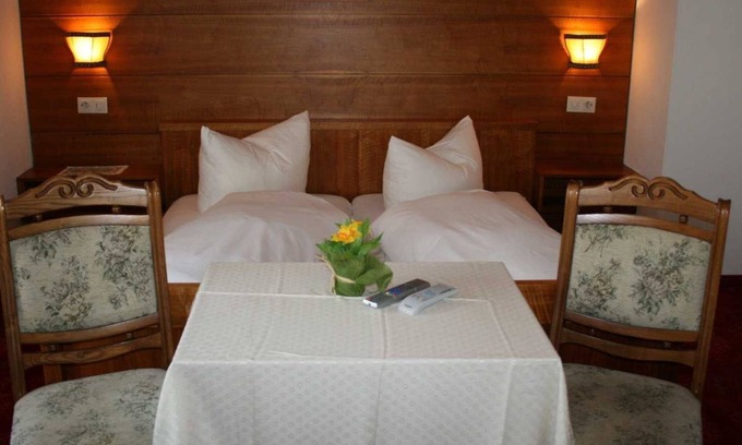 Ried im Oberinntal Cottage | Double room with shower and bath 1 - Haus Stecher