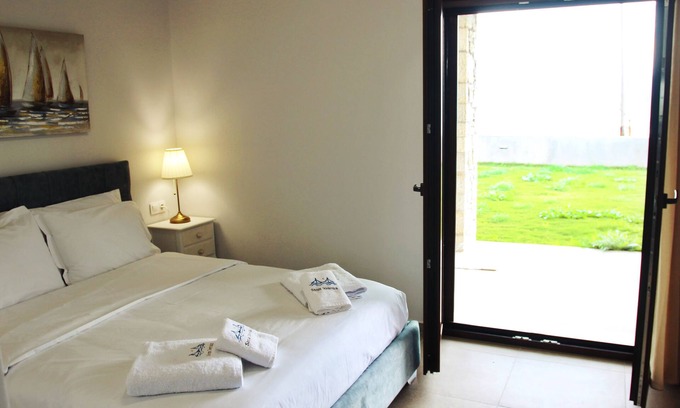 Gefira Mpania Apartment | Double Room by the Sea - Santa Domenica Nafpaktos