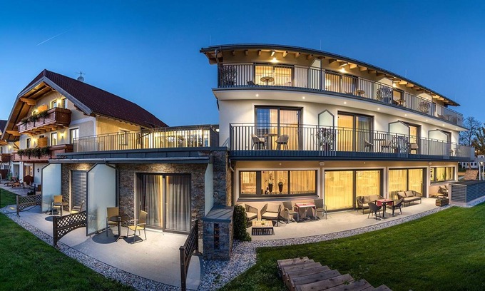 Leopoldskron-Moos House | Double room comfort, shower, toilet - Frauenschuh, Hotel Garni