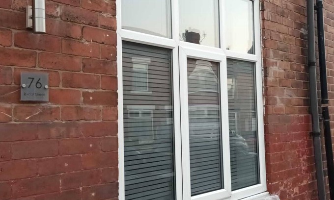 Newton-le-Willows House | Double Room + Shared Access to Living Areas