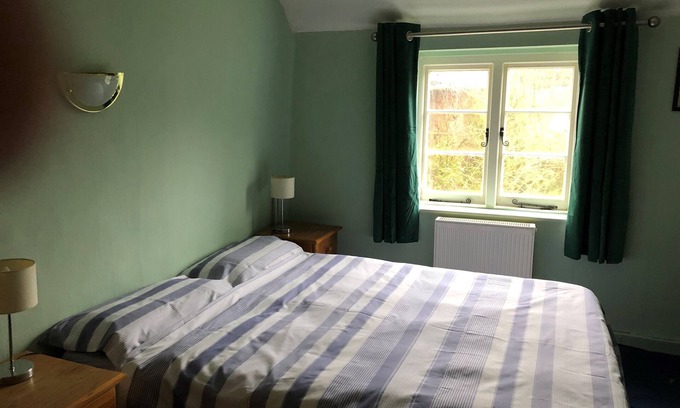 New Forest District Bed & Breakfast | Double Room in Character Cottage - With Parking
