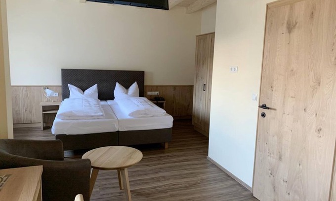 Kolsassberg Cottage | Double room next door - Hotel Pension Jägerhof KG